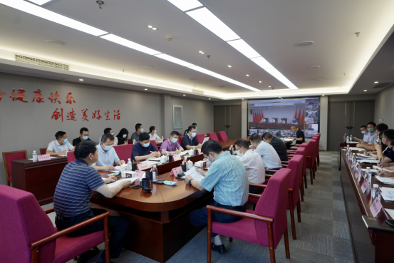 四川ag亚娱集团集团召开疫情防控事情向导小组2022年第3次聚会 集团党委书记、董事长、疫情防控事情向导小组第一组长任丁主持聚会并讲话